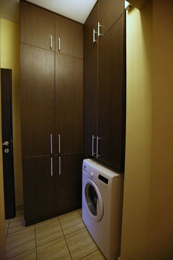 Appartement Bloc Izvor à Piteşti Extérieur photo